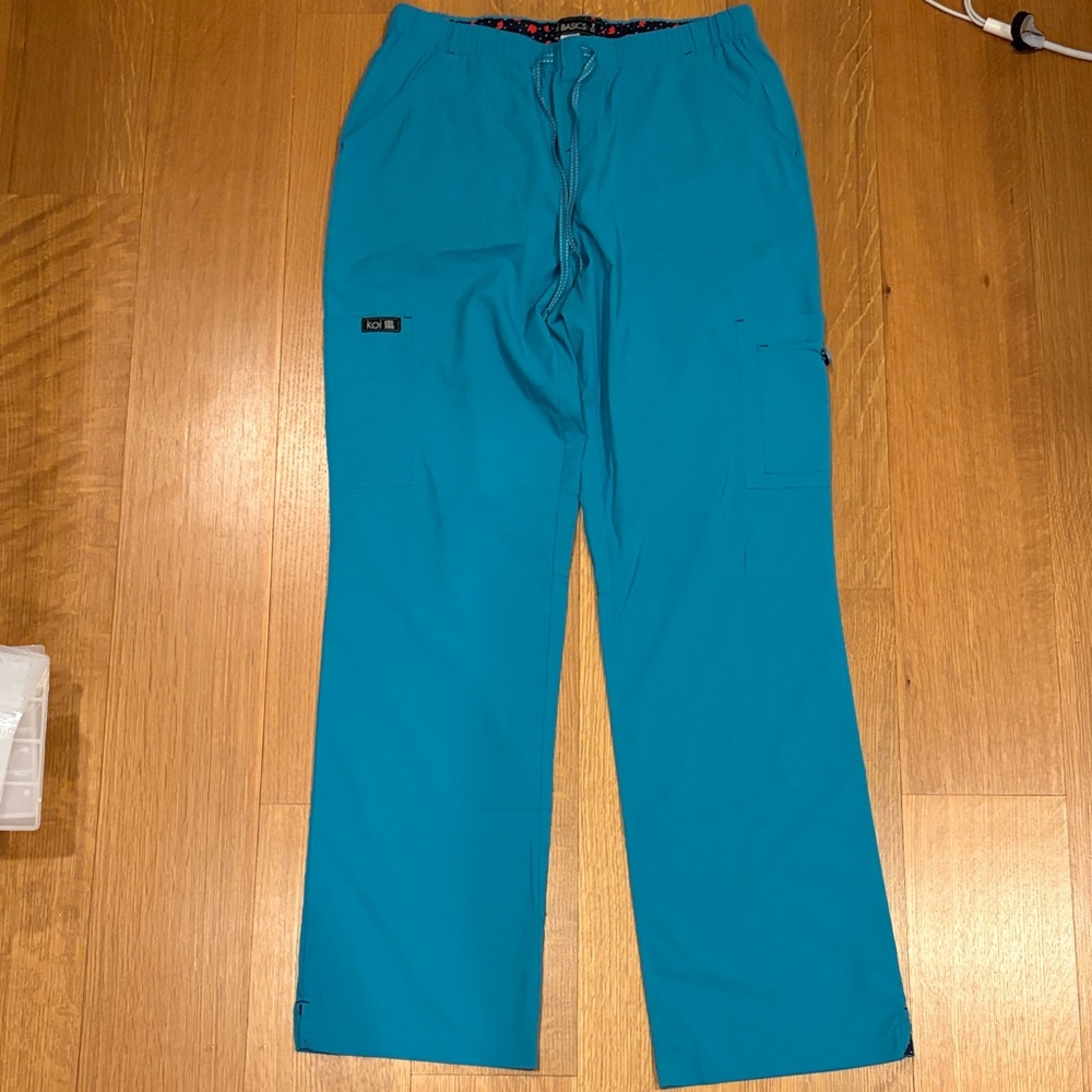 Women’s W123 cargo scrub pants